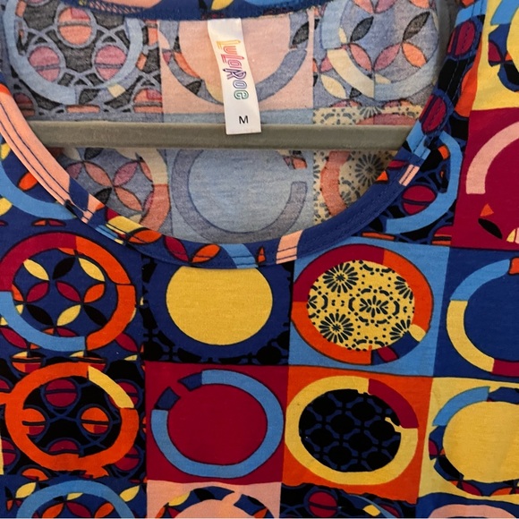 Patterned Top - Picture 2 of 2